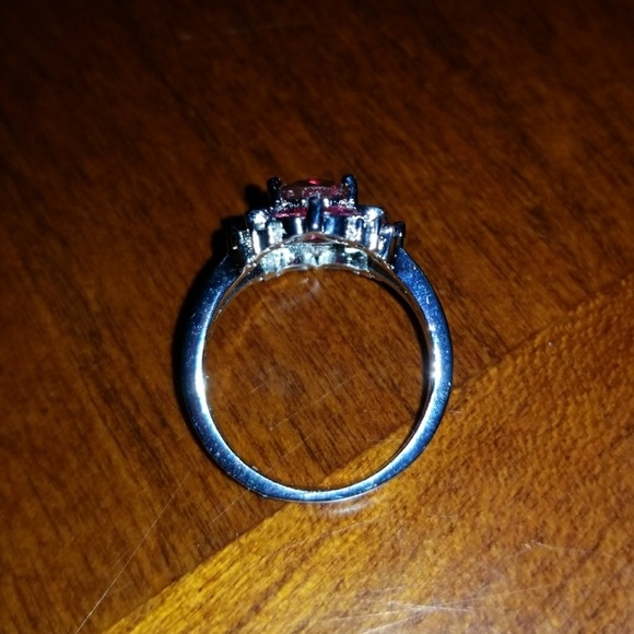 Exquisite 2 ct total weight ring - Picture 5 of 7